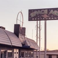 Space Age Restaurant by thinbegin