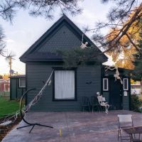 Neighborhood Haunt by thinbegin